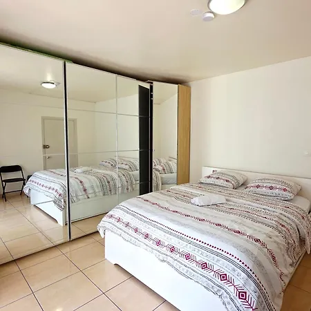 B4 Δωμάτια σε οικογενειακή κατοικία